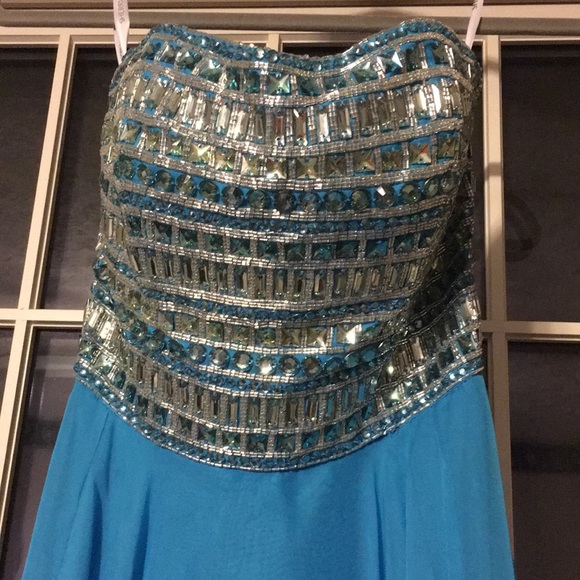 💙 Sherri Hill prom dress 💙 - Picture 2 of 5